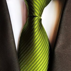 cravate mariage vert gazon cérémonie